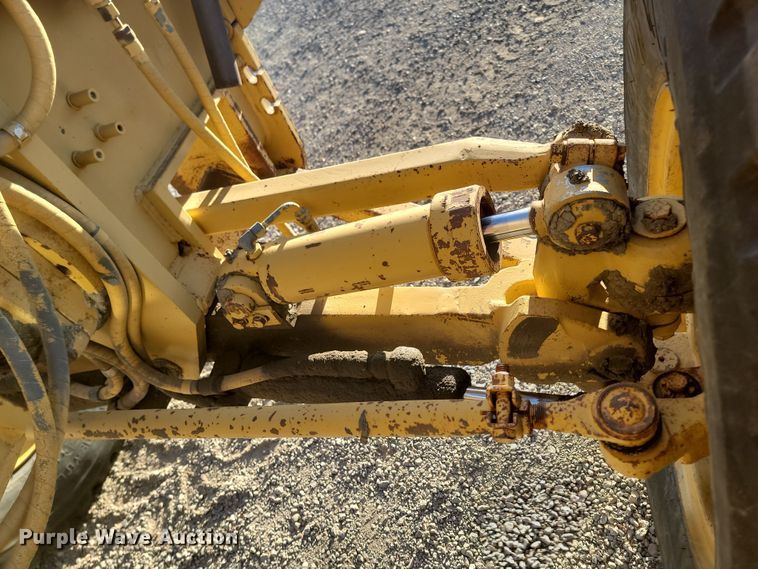 image for item KT9976 1985 Caterpillar 140G  motor grader