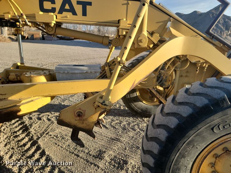 image for item KT9976 1985 Caterpillar 140G  motor grader