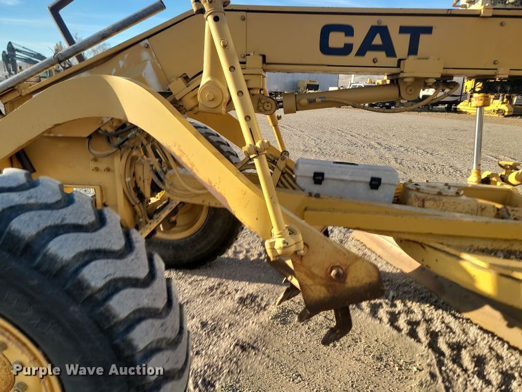 image for item KT9976 1985 Caterpillar 140G  motor grader