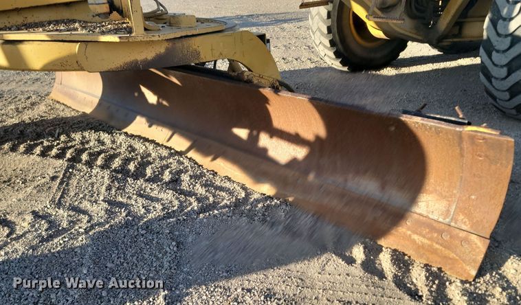 image for item KT9976 1985 Caterpillar 140G  motor grader