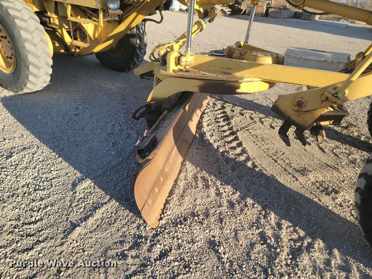 image for item KT9976 1985 Caterpillar 140G  motor grader