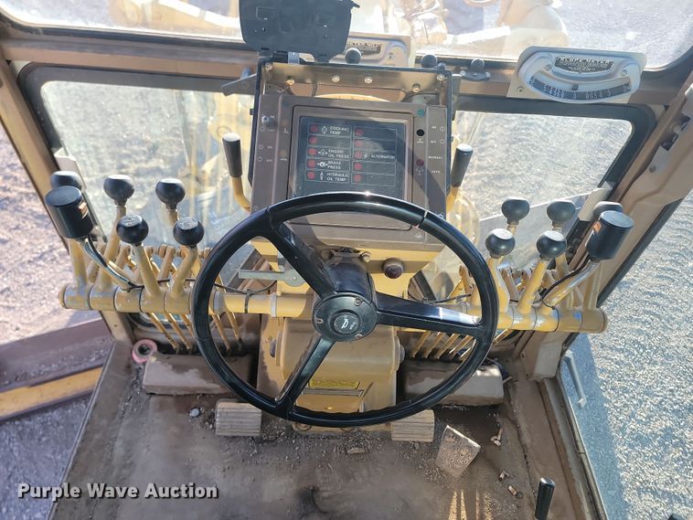 image for item KT9976 1985 Caterpillar 140G  motor grader