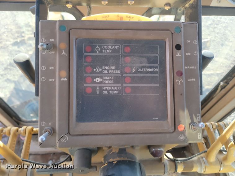 image for item KT9976 1985 Caterpillar 140G  motor grader