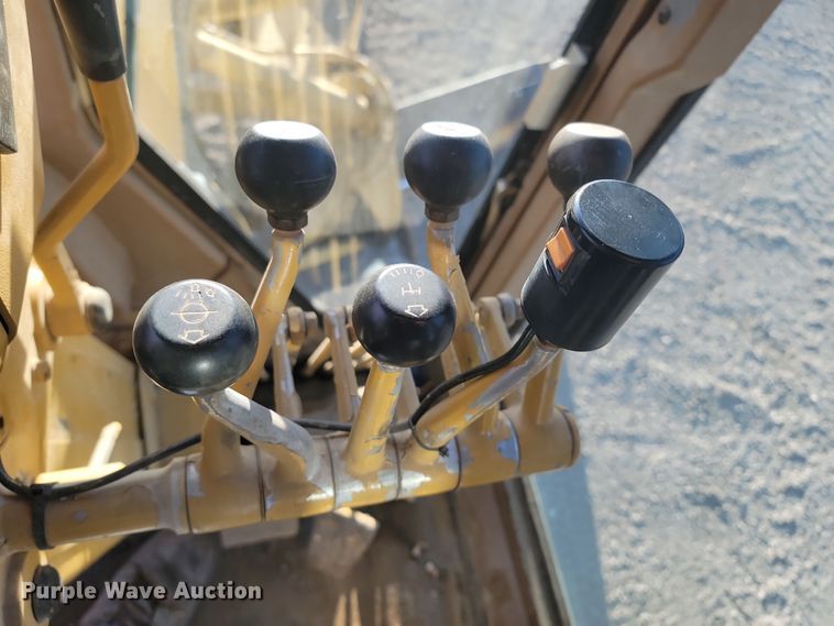 image for item KT9976 1985 Caterpillar 140G  motor grader