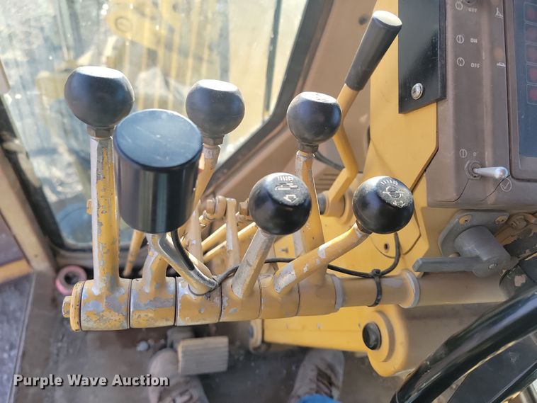 image for item KT9976 1985 Caterpillar 140G  motor grader