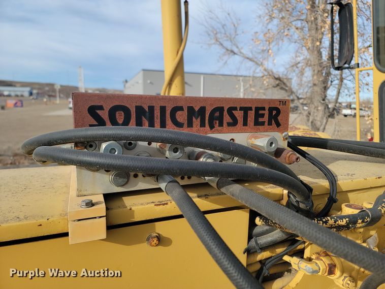 image for item KT9976 1985 Caterpillar 140G  motor grader