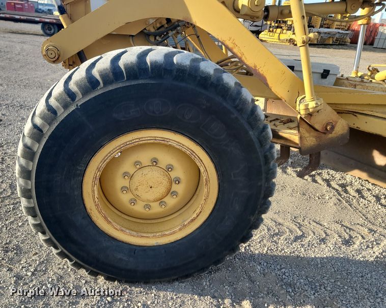 image for item KT9976 1985 Caterpillar 140G  motor grader