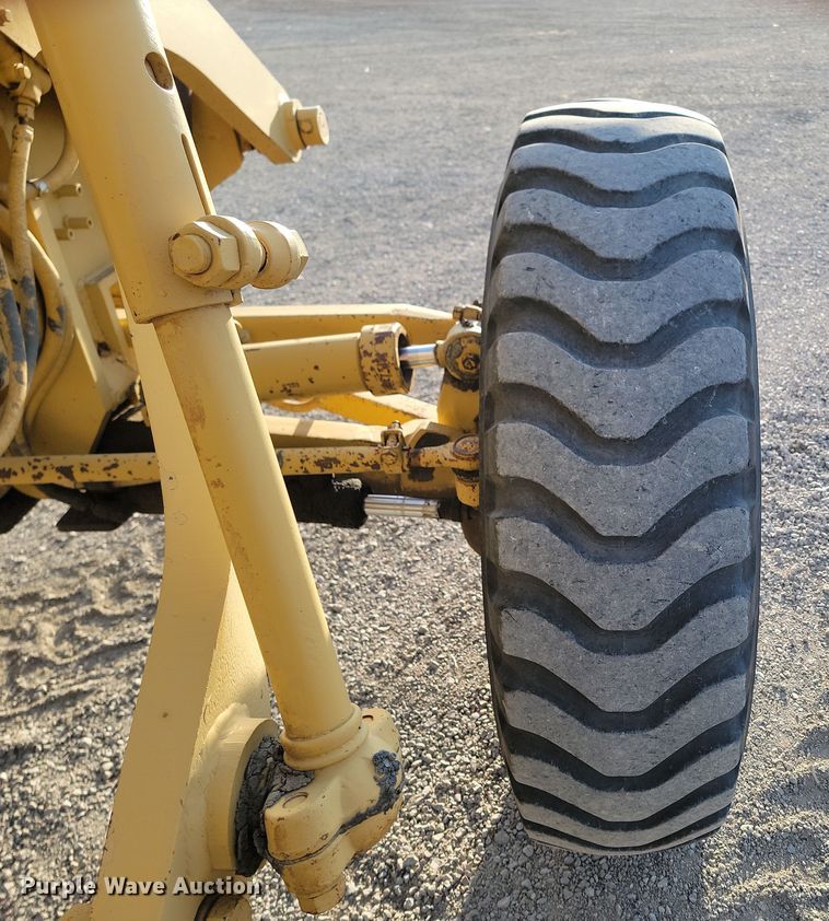 image for item KT9976 1985 Caterpillar 140G  motor grader