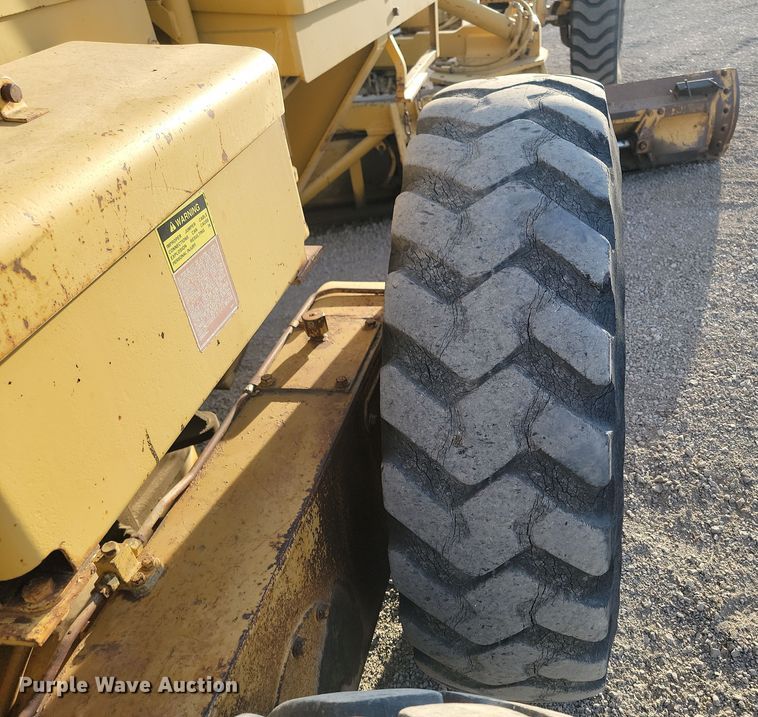 image for item KT9976 1985 Caterpillar 140G  motor grader