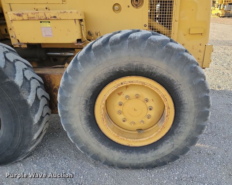 image for item KT9976 1985 Caterpillar 140G  motor grader