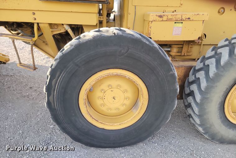 image for item KT9976 1985 Caterpillar 140G  motor grader
