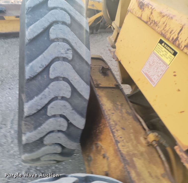 image for item KT9976 1985 Caterpillar 140G  motor grader