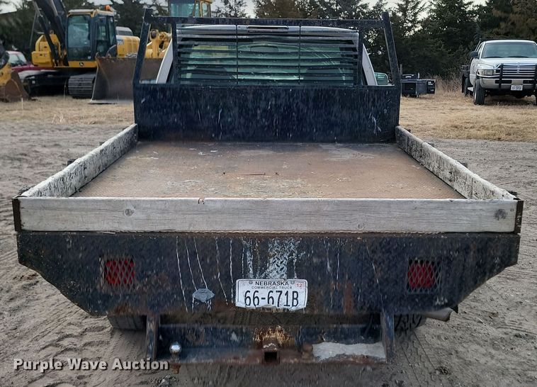 image for item KT9978 1998 GMC 1500  flatbed pickup truck