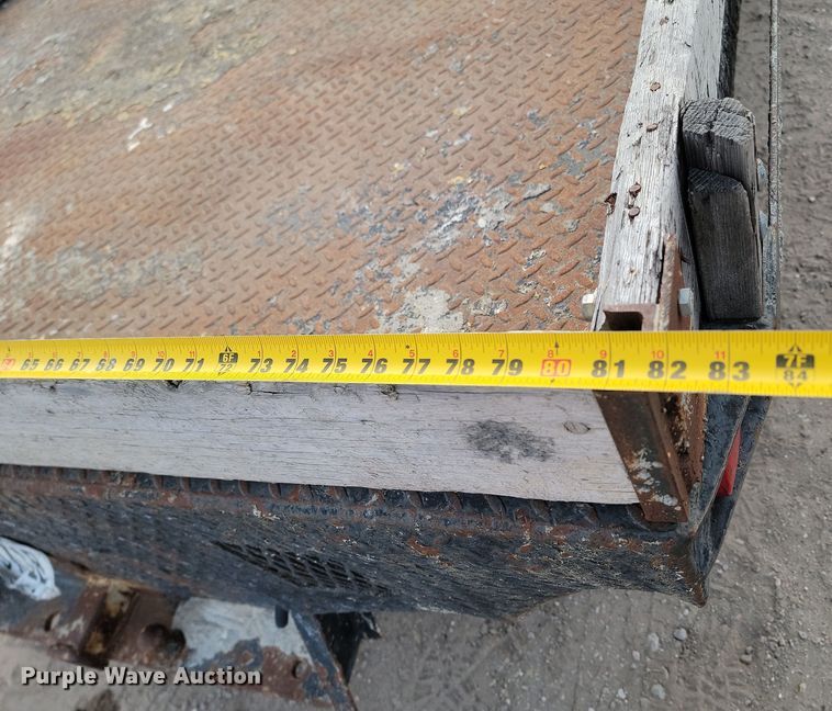 image for item KT9978 1998 GMC 1500  flatbed pickup truck