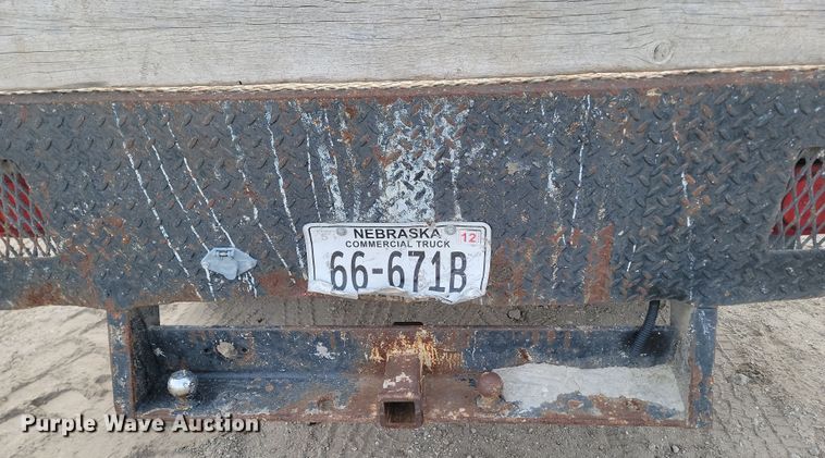 image for item KT9978 1998 GMC 1500  flatbed pickup truck