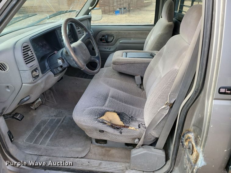 image for item KT9978 1998 GMC 1500  flatbed pickup truck