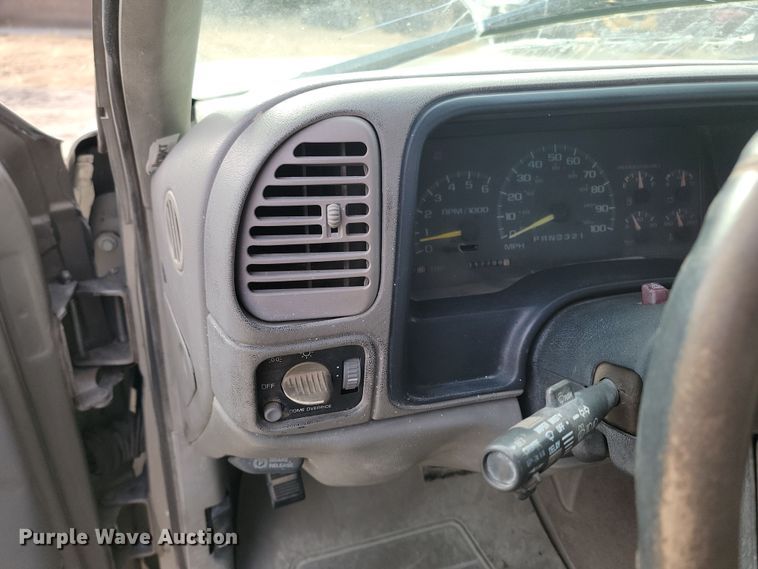 image for item KT9978 1998 GMC 1500  flatbed pickup truck