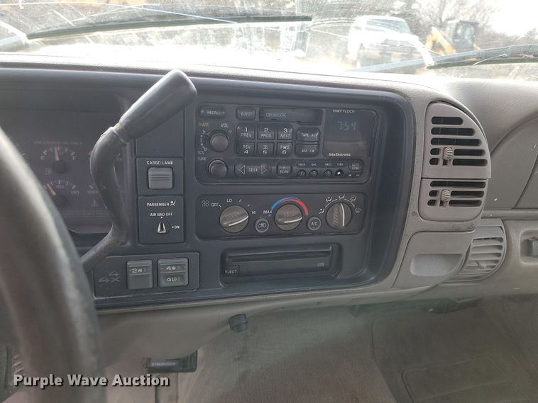 image for item KT9978 1998 GMC 1500  flatbed pickup truck