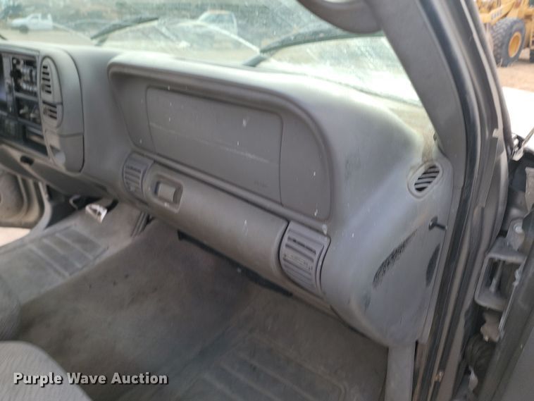 image for item KT9978 1998 GMC 1500  flatbed pickup truck