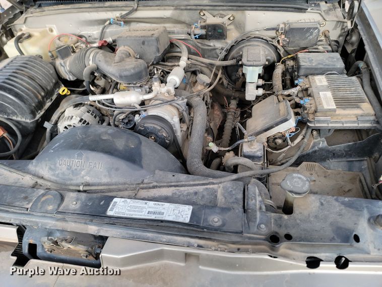 image for item KT9978 1998 GMC 1500  flatbed pickup truck