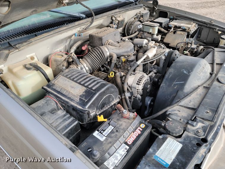 image for item KT9978 1998 GMC 1500  flatbed pickup truck