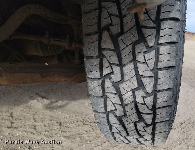 image for item KT9978 1998 GMC 1500  flatbed pickup truck