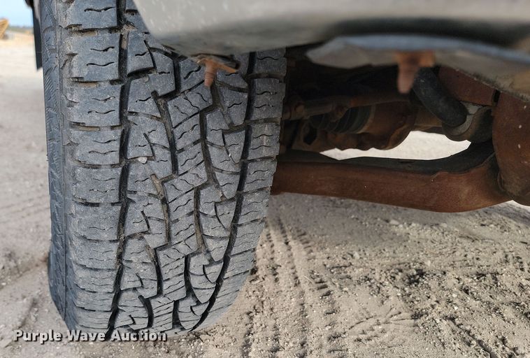 image for item KT9978 1998 GMC 1500  flatbed pickup truck