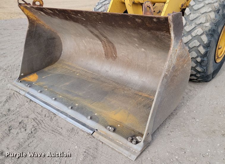 image for item KT9984 1995 John Deere 644G  wheel loader