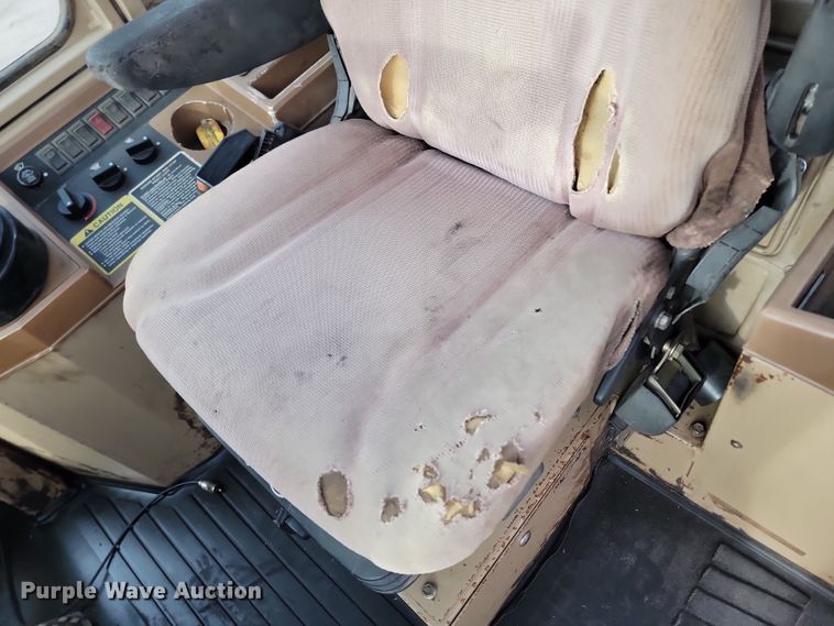 image for item KT9984 1995 John Deere 644G  wheel loader