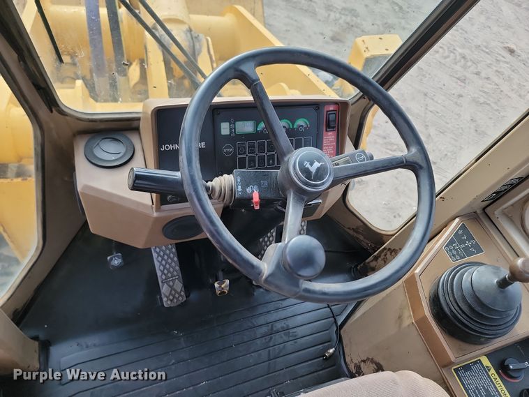 image for item KT9984 1995 John Deere 644G  wheel loader