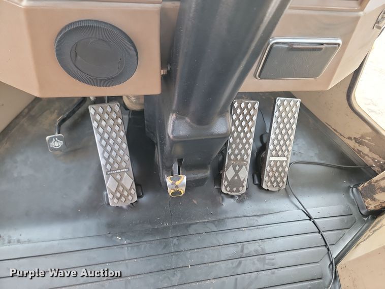 image for item KT9984 1995 John Deere 644G  wheel loader