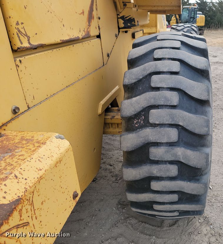 image for item KT9984 1995 John Deere 644G  wheel loader