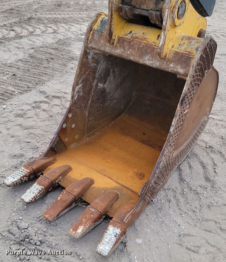 image for item KT9985 2018 John Deere 210G LC  excavator