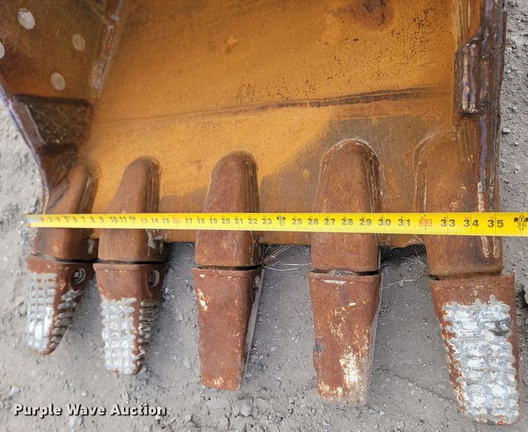 image for item KT9985 2018 John Deere 210G LC  excavator