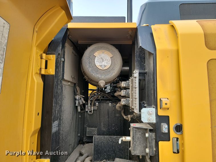 image for item KT9985 2018 John Deere 210G LC  excavator