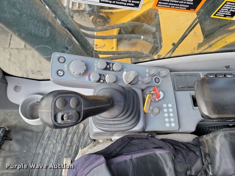 image for item KT9985 2018 John Deere 210G LC  excavator