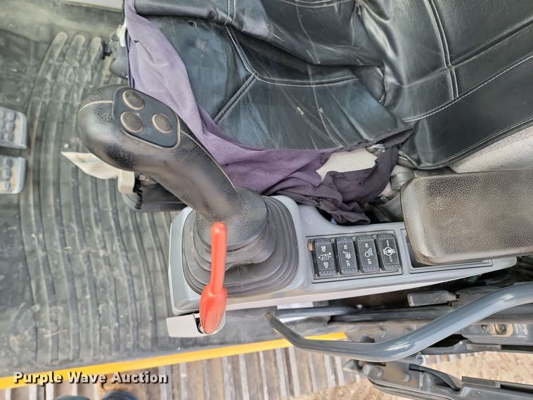 image for item KT9985 2018 John Deere 210G LC  excavator