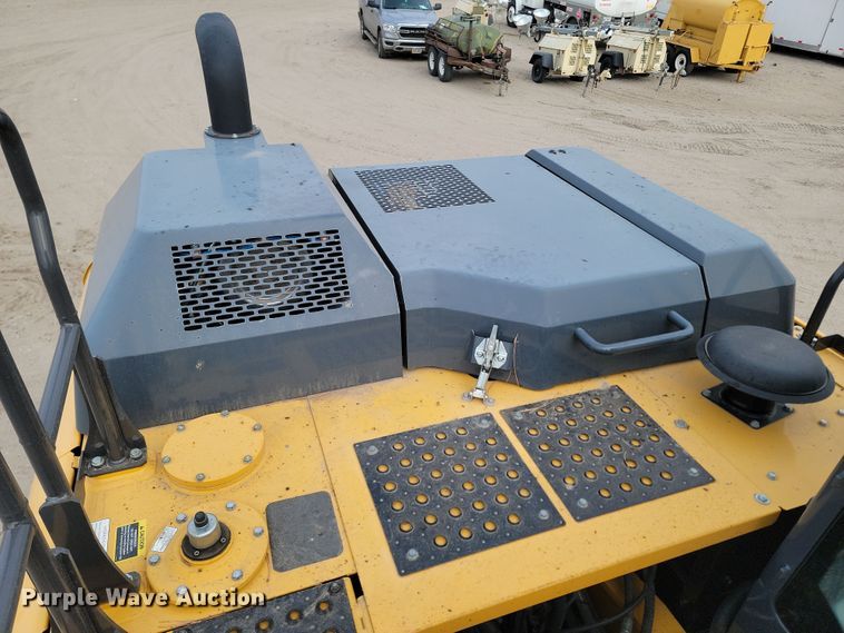 image for item KT9985 2018 John Deere 210G LC  excavator