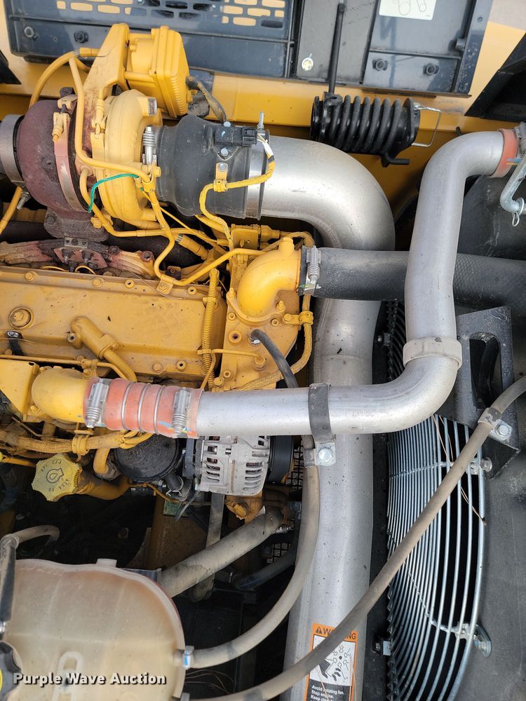 image for item KT9985 2018 John Deere 210G LC  excavator