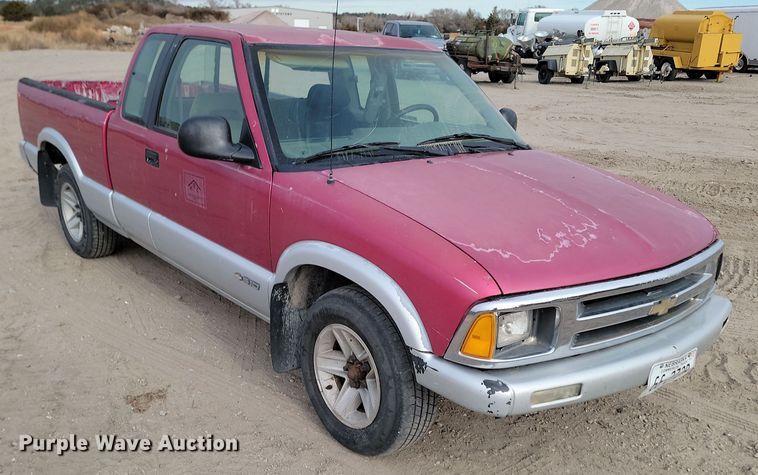 image for item KT9987 1994 Chevrolet S10  Ext. Cab pickup truck