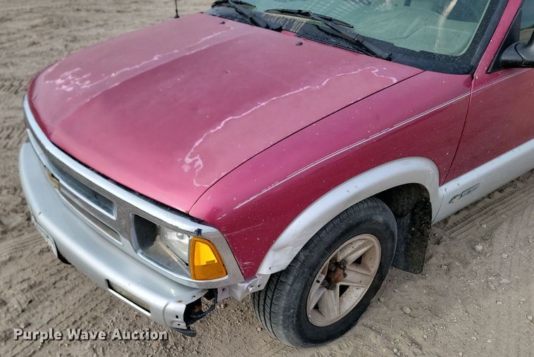 image for item KT9987 1994 Chevrolet S10  Ext. Cab pickup truck