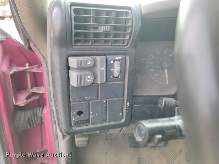 image for item KT9987 1994 Chevrolet S10  Ext. Cab pickup truck