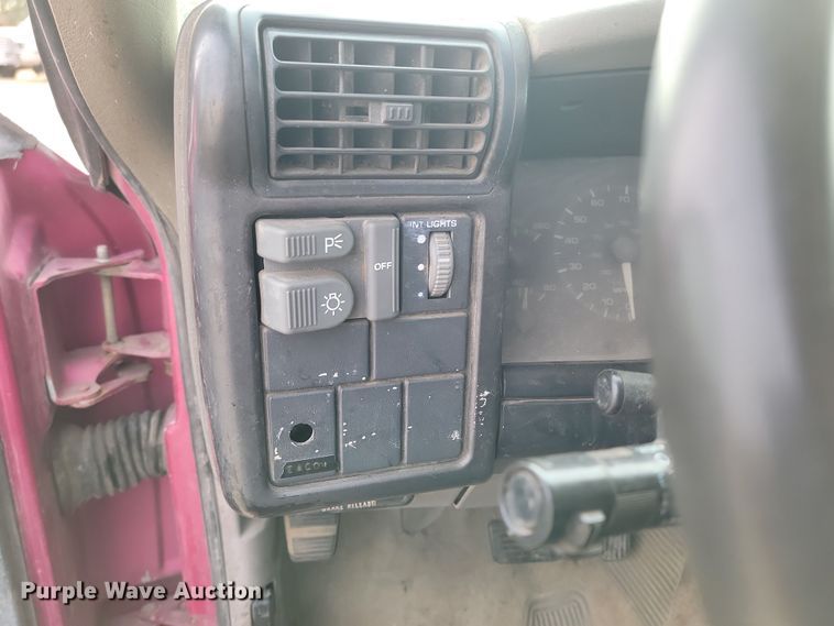 image for item KT9987 1994 Chevrolet S10  Ext. Cab pickup truck