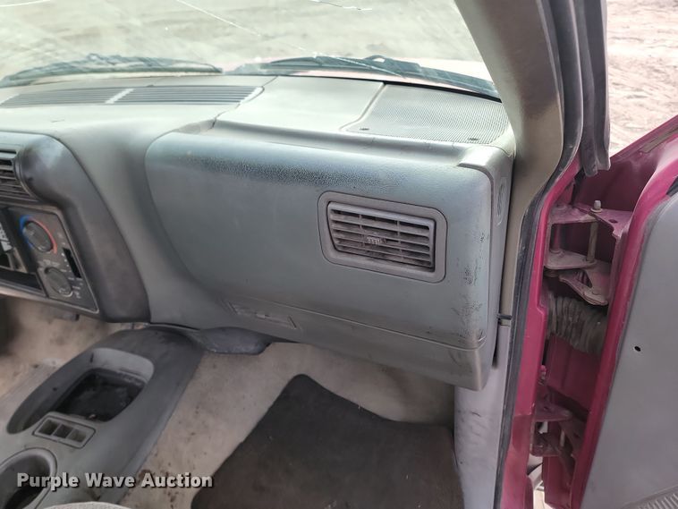 image for item KT9987 1994 Chevrolet S10  Ext. Cab pickup truck