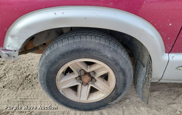 image for item KT9987 1994 Chevrolet S10  Ext. Cab pickup truck