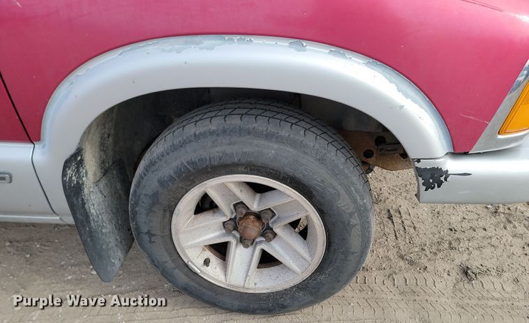 image for item KT9987 1994 Chevrolet S10  Ext. Cab pickup truck