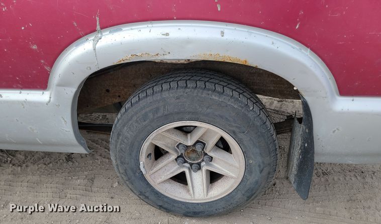 image for item KT9987 1994 Chevrolet S10  Ext. Cab pickup truck