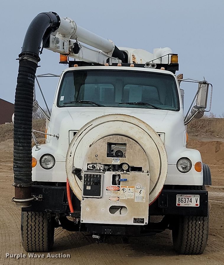 image for item KU9016 2003 Sterling LT7500  sewer jetter truck