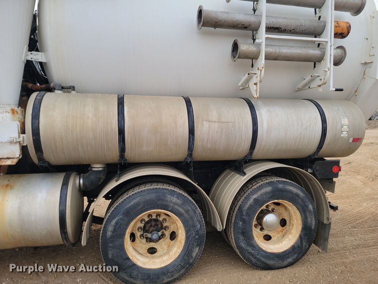 image for item KU9016 2003 Sterling LT7500  sewer jetter truck