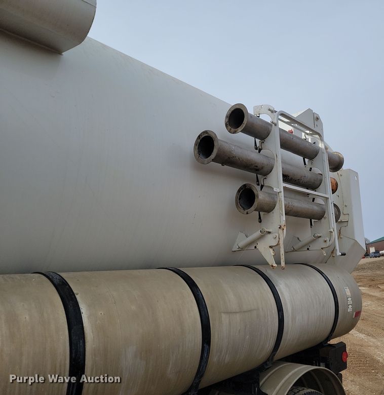 image for item KU9016 2003 Sterling LT7500  sewer jetter truck